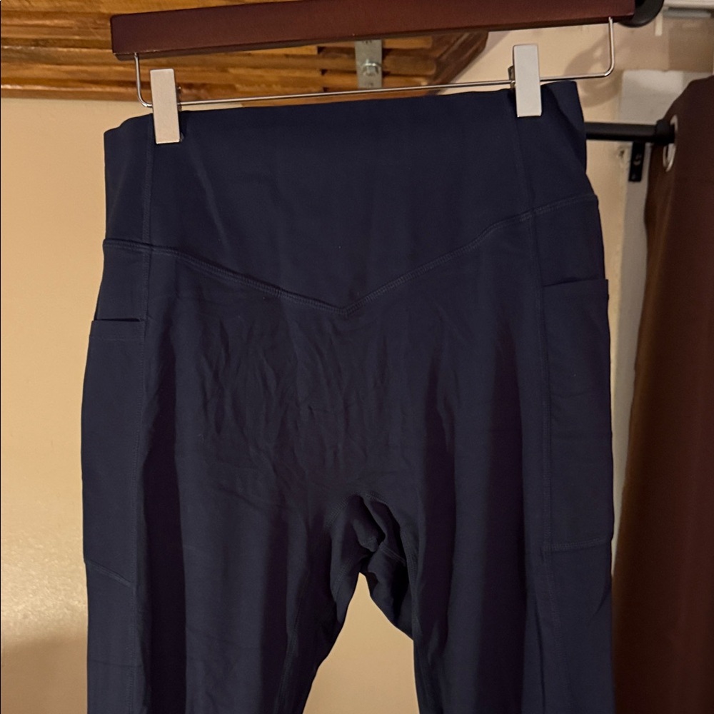 Halara  Ultra Sculpt Stylish Navy Ruched Leggings and Carbon Grey pair